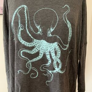 Octopus graphic long sleeve soft T-shirt